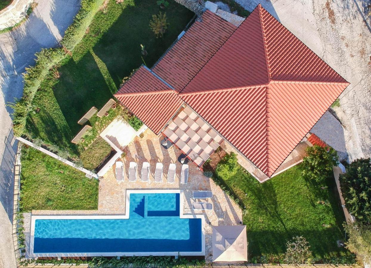 Villa Mater - Luxuriously Equipped Villa With A 15M Long Swimming Pool Žrnovnica Εξωτερικό φωτογραφία