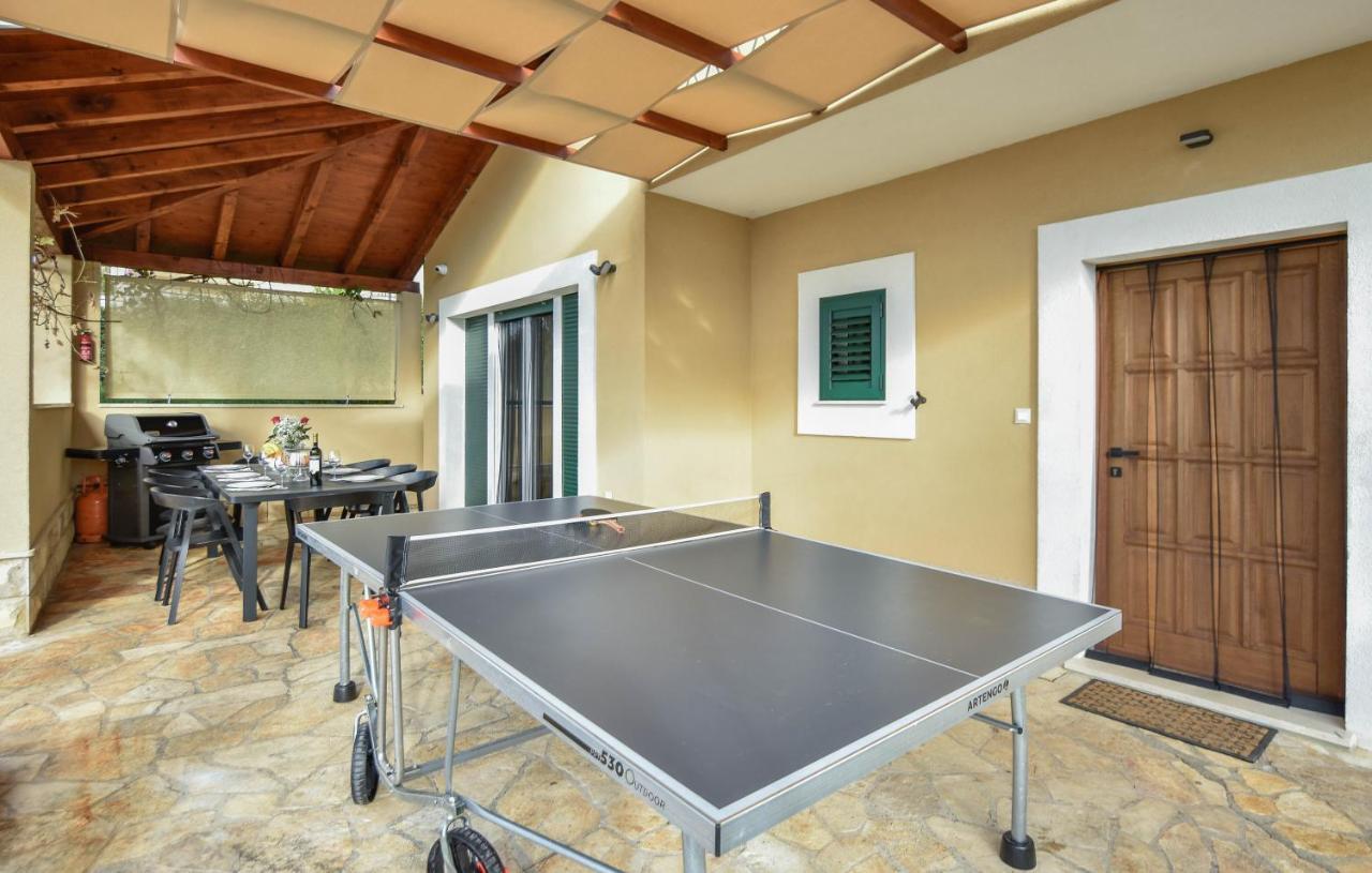 Villa Mater - Luxuriously Equipped Villa With A 15M Long Swimming Pool Žrnovnica Εξωτερικό φωτογραφία
