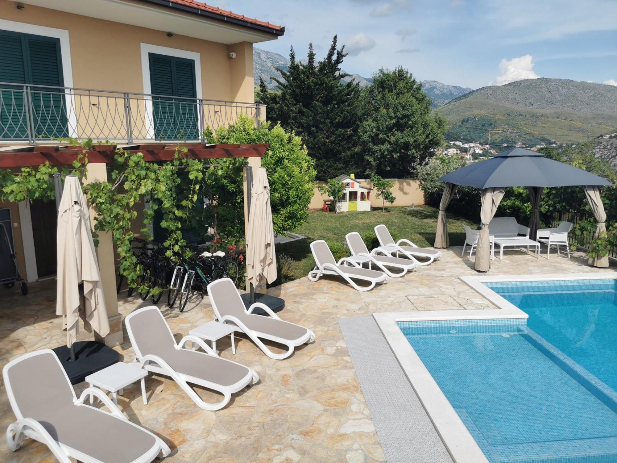 Villa Mater - Luxuriously Equipped Villa With A 15M Long Swimming Pool Žrnovnica Εξωτερικό φωτογραφία