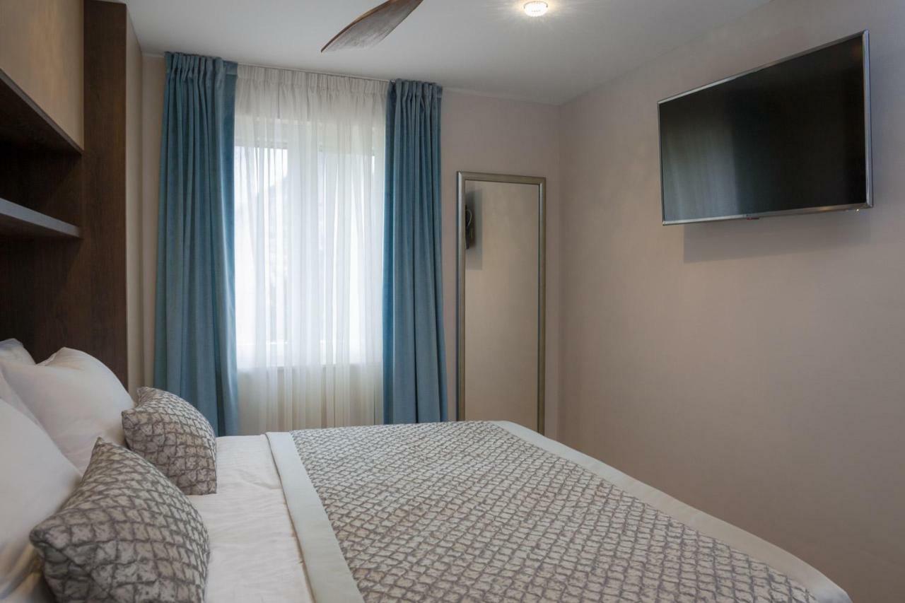 Villa Mater - Luxuriously Equipped Villa With A 15M Long Swimming Pool Žrnovnica Εξωτερικό φωτογραφία